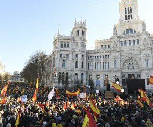 epa10420275 Some thousands people attend a rally against Spanish Prime Minister Pedro Sanchez' policies and in defense of the Spanish Constitution, in downtown Madrid, Spain, 21 January 2023.  EPA/Victor Lerena