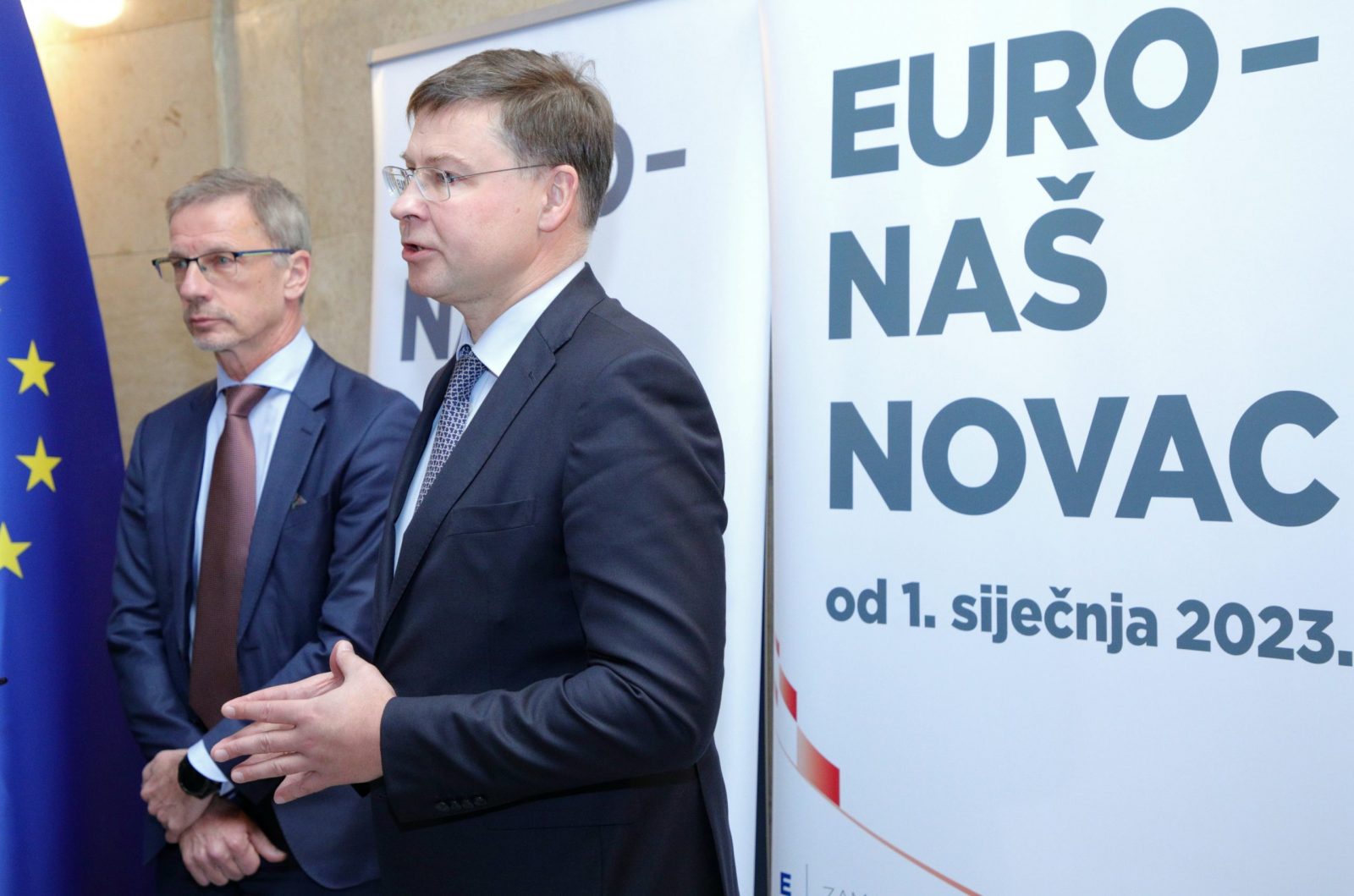 ZAGREB,23.1.2023.-Zajedničko obraćanje medijima izvršnog potpredsjednika Europske komisije Valdisa Dombrovskisa i guvernera Hrvatske narodne banke Borisa Vujčića nakon njihovog bilateralnog sastanka na temu uvođenja eura u Hrvatskoj .foto HINA/ Tomislav Pavlek/ tp