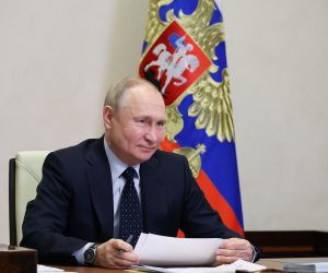 epa10426855 Russian President Vladimir Putin chairs a meeting via video conference with members of the Russian Government at the Novo-Ogaryovo residence outside Moscow, Russia, 24 January 2023.  EPA/MIKHAEL KLIMENTYEV / SPUTNIK / KREMLIN POOL MANDATORY CREDIT