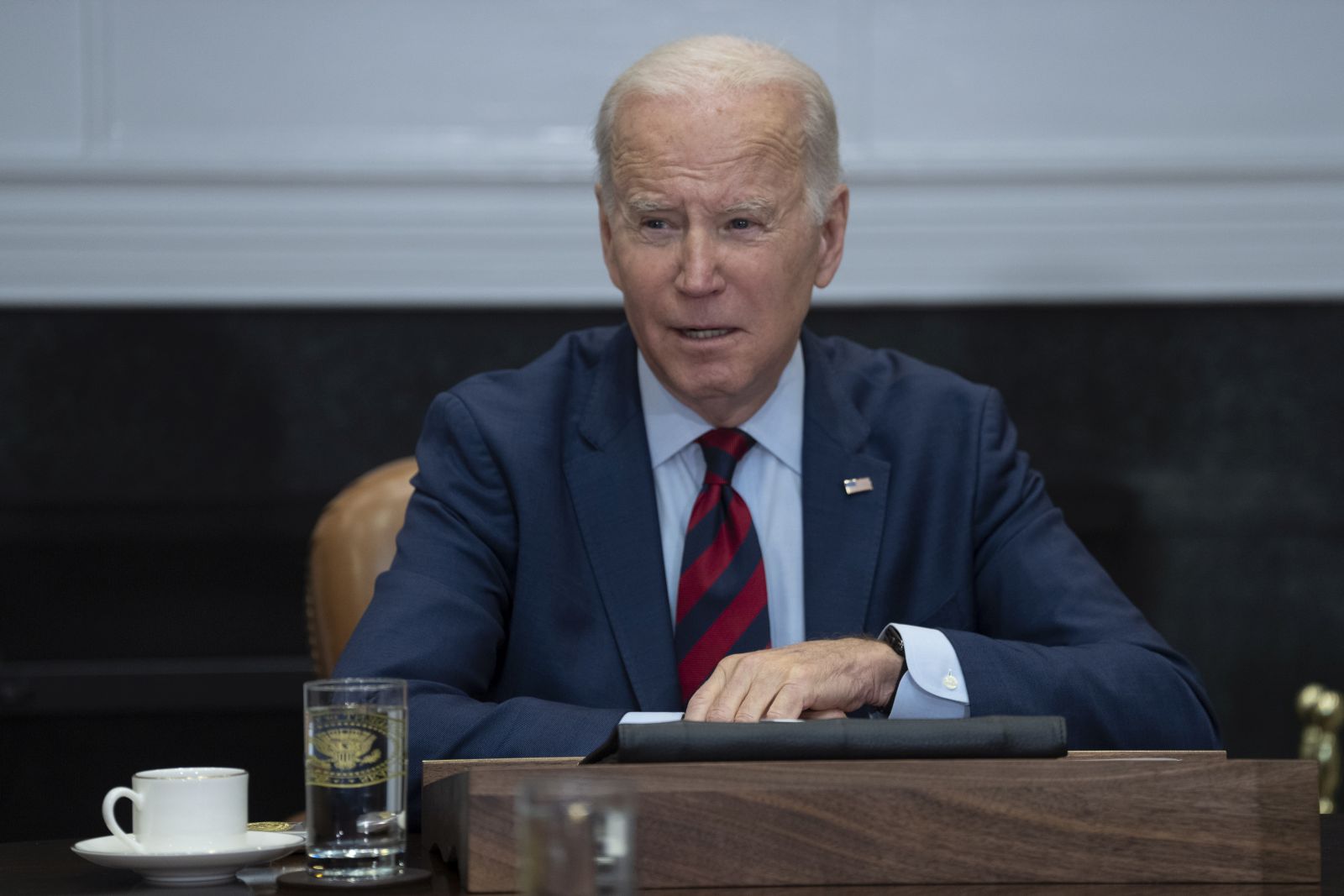 epa10427429 US President Joe Biden makes a statement during a meeting with Democratic Congressional leaders at the White House in Washington, DC, USA, on 24 January 2023.  EPA/Chris Kleponis / POOL