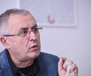 Split, 26.01.2023. - Konferencija za novinare Sindikata zaposlenika u hrvatskom školstvu - Preporod na temu: "Zakašnjela odluka i ishitrena realizacija". Na slici Željko Stipić. foto HINA/ Mario STRMOTIĆ/ ms