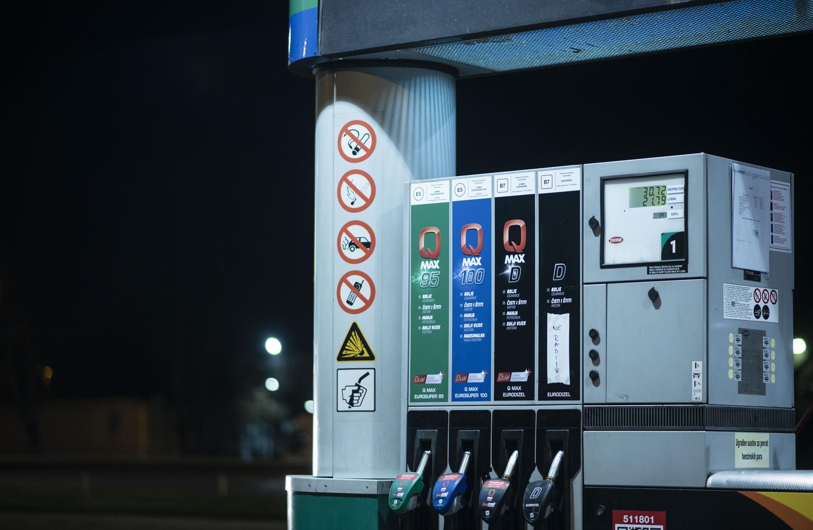 2.1.2023., Zagreb - Od sutra nove cijene benzina, cijene razlicite na raznim benzinskim postajama. Photo: Neva Zganec/PIXSELL