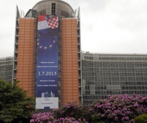 03.06.2013., Bruxelles, Belgija - Plakat dobrodoslice Hrvatskoj u EU izvjesen na zgradi Europske komisije. rPhoto: Tomislav Krasnec/VLM/PIXSELL
