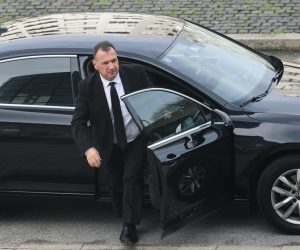 05.01.2023., Zagreb, NSK - 183. sjednica Vlade - prijedlog izmjena i dopuna Zakona o fiskalnoj odgovornosti (EU) te prijedlog zakljucka o provedbi nacela zabrane neopravdanog povecanja cijena. Dolazak ministara. Vili Beros. Photo: Davor Puklavec/PIXSELL