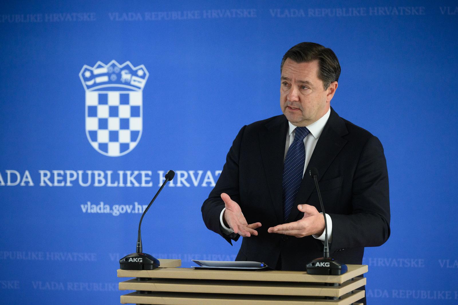 05.01.2023., Zagreb, NSK - 183. sjednica Vlade - prijedlog izmjena i dopuna Zakona o fiskalnoj odgovornosti (EU) te prijedlog zakljucka o provedbi nacela zabrane neopravdanog povecanja cijena.  Izjava Andrija Mikulic.
 Photo: Davor Puklavec/PIXSELL