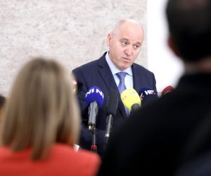 05.12.2022., Zagreb - Na konferenciji za medije odrzanoj u Saboru zastupnik Branko Bacic komentirao je promjene Ustava i obuku ukrajinskih vojnika u Hrvatskoj. Photo: Patrik Macek/PIXSELL