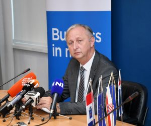 08.09.2021., Kutina - Kutinski gradonacelik Zlatko Babic odrzao je konferenciju za medije vezanu uz posljednja dogadjanja u tvrtki Eko Moslavina.rPhoto: Nikola Cutk/PIXSELL