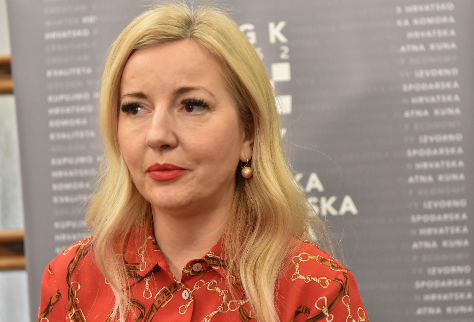 8.12.2021., Zagreb - Hrvatska udruga poslovnih zena Krug organizirala je u HGK dodjelu nagrada za poduzetnice 2020. godine. Okupljenima se  uvodno obratiilai potpredsjednica Hrvatske gospodarske komore za graditeljstvo i promet Mirjana Cagalj, državna tajnica Ministarstva rada, mirovinskoga sustava, obitelji i socijalne politike Margareta Madjerić i predsjednica Udruge KRUG Dragica Jerkov. Photo: Davorin Visnjic/PIXSELL