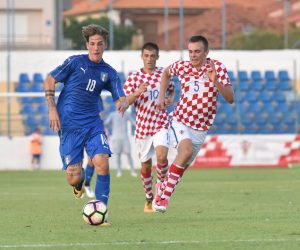 09.08.2017., stadion Stanovi, Zadar - Prijateljska utakmica U-19, Hrvatska - Italija. Nicolo Zaniolo, Darko Nejasmic, Duje Javorcic. "nPhoto: Dino Stanin/PIXSELL