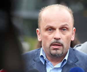 10.01.2018., Zagreb - Cetiri najveca sindikata u Zagrebackom holdingu ispred Gradske uprave najavili su tuzbu i govorili su o samovoljnom i neovlastenom donosenju odluka Milana Bandica u vezi s Holdingom te o krsenju Kolektivnog ugovora. Drazen Jovic. r"nPhoto: Goran Stanzl/PIXSELL