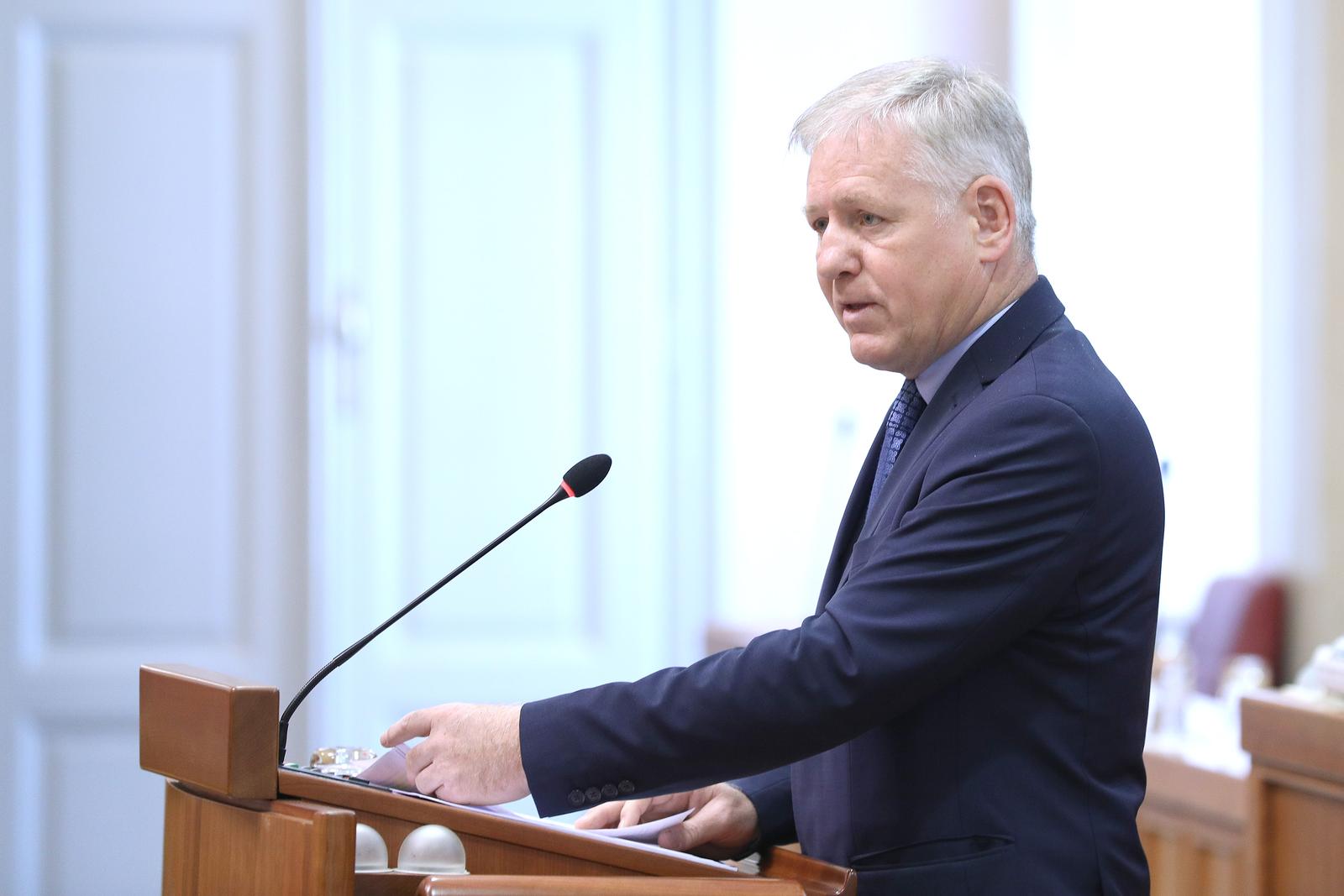 10.06.2022., Zagreb - Sabor 11. sjednicu nastavlja izjasnjavanjem o podnesenim amandmanima, sto nije izazvalo vecu pozornost zastupnika.
 Photo: Patrik Macek/PIXSELL