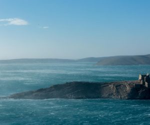 11.01.2022., Pag - Orkanska bura radi probleme u prometu s kopna na otok Pag Photo: Sime Zelic/PIXSELL