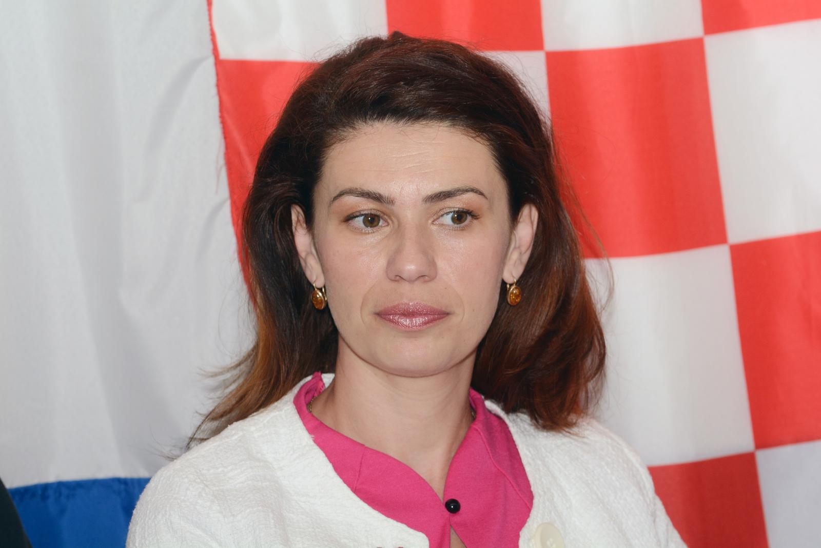 11.05.2018., Sisak - Na konferencija za medije o aktualnim politickim temama govorili su Pero Coric i Vlatka Vukelic(HSP-AS) i predsjednik stranke Anto Djapic. Photo: Nikola Cutuk/PIXSELL