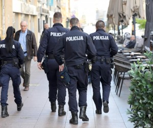 13.04.2022., Zagreb - Policajci u ophodnji. Photo: Patrik Macek/PIXSELL