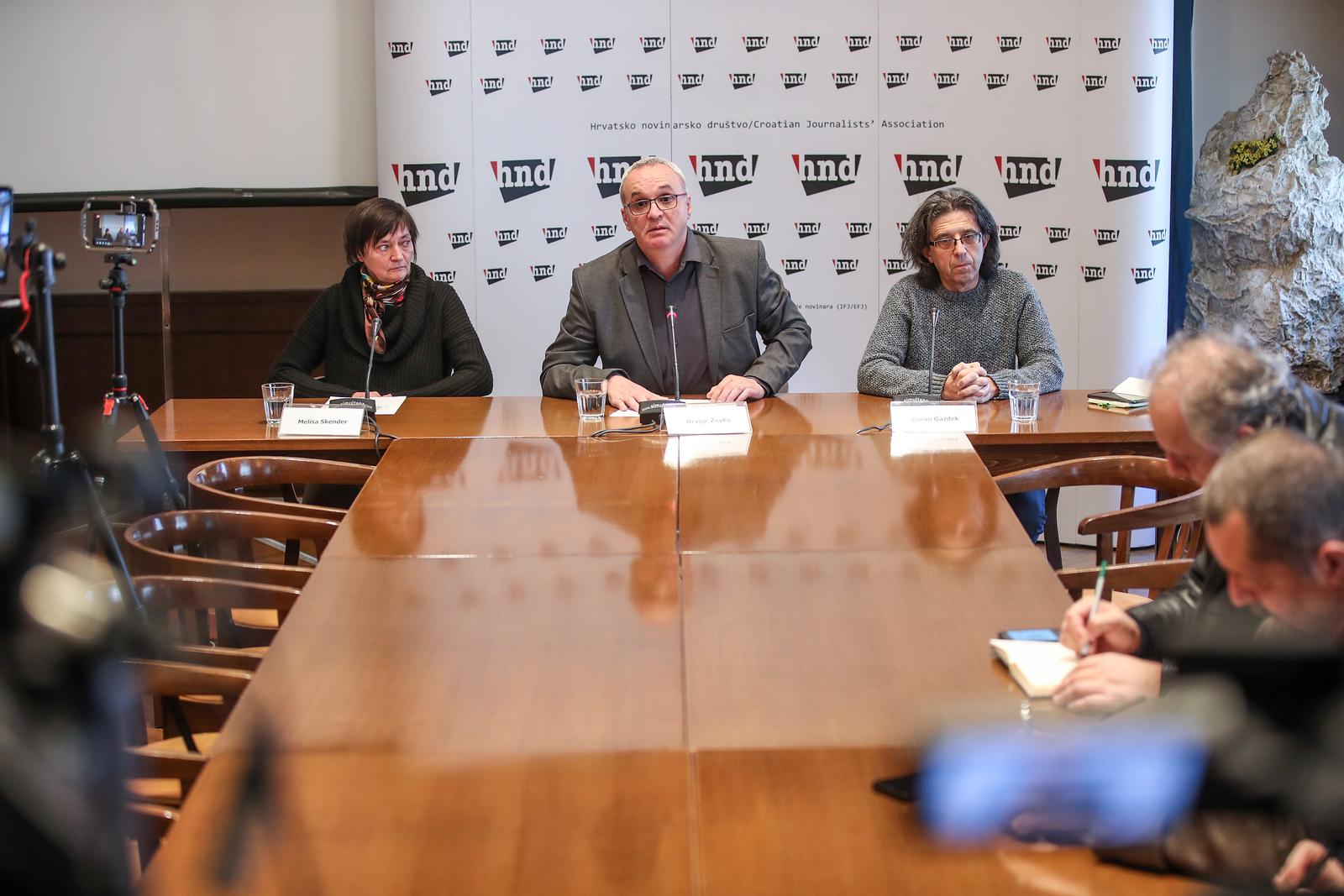 14.01.2023.., Zagreb - Predstavnici Hrvatskog novinarskog drustva (HND) na konferenciji za medije u Klubu Novinarskog doma pozvali su na prosvjed, koji HND organizira sest mjeseci od smrti kolege novinara Vladimira Matijanica. HND ustraje sa zahtjevima postavljenima sredinom rujna 2022. u peticiji koju je potpisalo gotovo 5.000 gradjana, da novo nezavisno povjerenstvo provede izvide i utvrdi postoje li propusti u lijecenju Matijanica, odnosno propusti u radu medicinskih djelatnika i njihovih nadredjenih, te na smjeni ministra zdravstva Vilija Berosa. Na konferenciji su govorili glavna tajnica HND-a Melisa Skender, predsjednik HND-a Hrvoje Zovko i potpredsjednik HND-a Goran Gazdek.   Photo: Slavko Midzor/PIXSELL