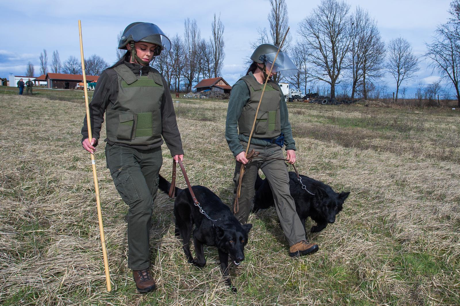 15.03.2018., Pozega - Bjanka Luic i Ivana Rebus sudjeluju u razminiranju minski sumljivog podrucja po cijeloj Hrvatskoj.  r"nPhoto: Davor Javorovic/PIXSELL