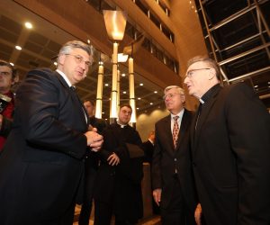 16.01.2023., Zagreb - U Nacionalnoj i sveucilisnoj knjiznici odrzana je promocija 2. dopunjenog izdanja knjige "Diplomatska oluja" Mate Granica. predsjednik Vlade Andrej Plenkovic, Zeljko Reiner, kardinal Josip Bozanic Photo: Boris Scitar/Vecernji list/PIXSELL