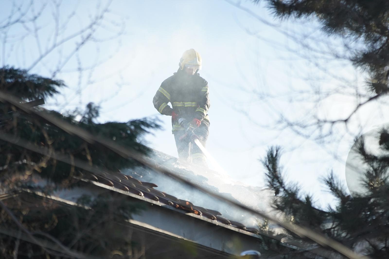 18, February, 2022, Belgrade - A fire broke out in the residence of the Croatian Embassy, located at 17b Sanje Zivanovic Street in Senjak. Photo: Antonio Ahel/ATAImages

18, februar, 2022, Beograd - U rezidenciji Hrvatske ambasade koja se nalazi u Ulici Sanje Zivanovic 17b na Senjaku  izbio je pozar. Photo: Antonio Ahel/ATAImages Photo: Antonio Ahel/ATAImages/PIXSELL