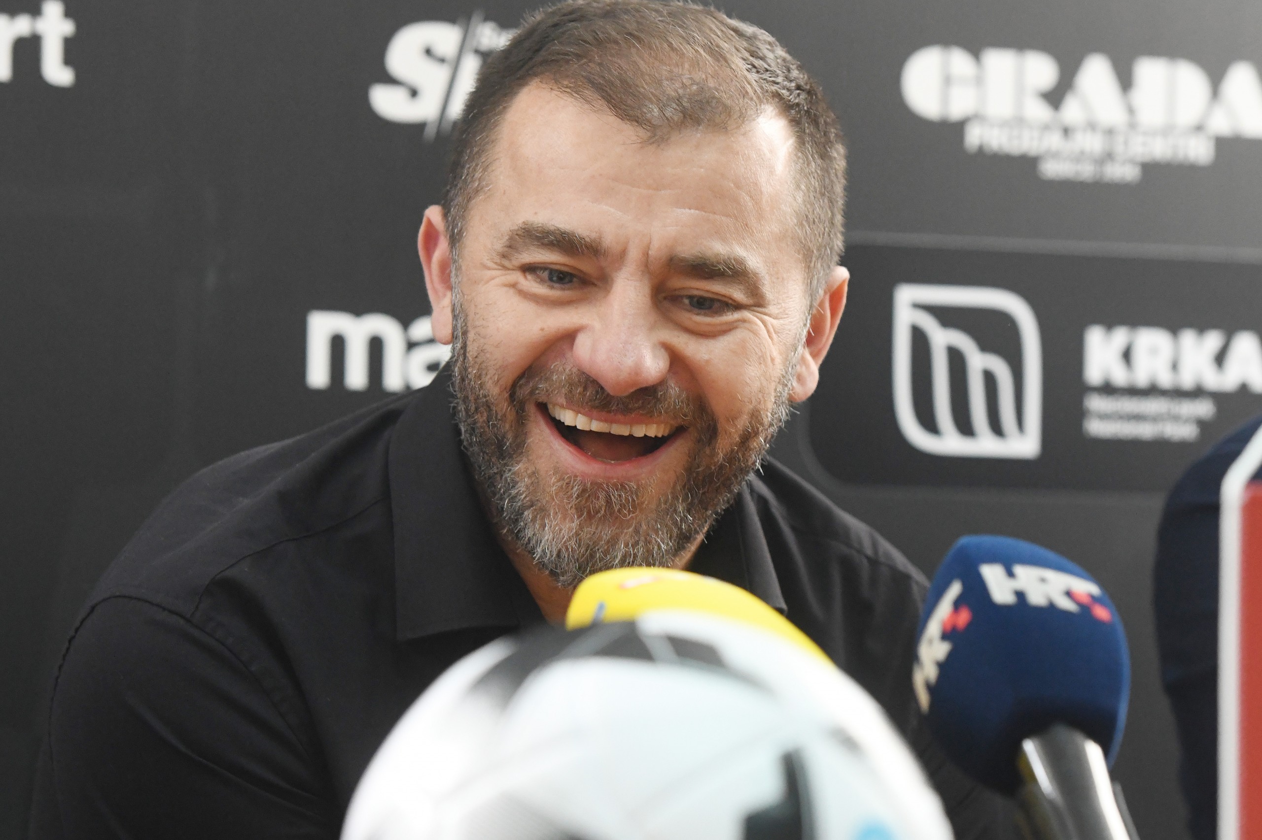 19.01.2023., Sibenik - Na tiskovnoj konferenciji u prostorijama kluba predstavljen je novi vlasnik HNK Sibenik Zeljko Karajica.  Photo: Hrvoje Jelavic/PIXSELL