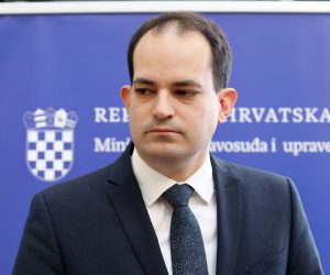 19.12.2022.,Sibenik-U Inkubatoru za poduzetnistvo i nove tehnologije odrzana je konferencija projekta Optimizacija sustava lokalne i podrucne samouprave,Na konferenciji je sudjelovao ministar Ivan Malenica,zupan Marko Jelic i dekan sibenskog veleucilista Ljubo Runjic.   Photo: Dusko Jaramaz/PIXSELL
