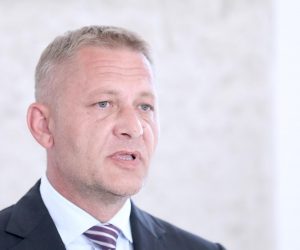 20.05.2022., Zagreb -  Na konferenciji za medije odrzanoj u Saboru zastupnik Kreso Beljak govorio je o sukobu interesa ministra Banozica i drugim temama. Photo: Patrik Macek/PIXSELL