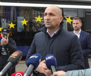 21.09.2022., Osijek - Potpredsjednik Vlade i ministar Oleg Butkovic prisustvovao je na pocetnoj konferenciji ''Nabava novih autobusa za Gradski prijevoz putnika d.o.o.'' prilikom koje je predstavljeno prvih sedam autobusa za pruzanje usluga javnog gradskog prijevoza. Photo: Dubravka Petric/PIXSELL