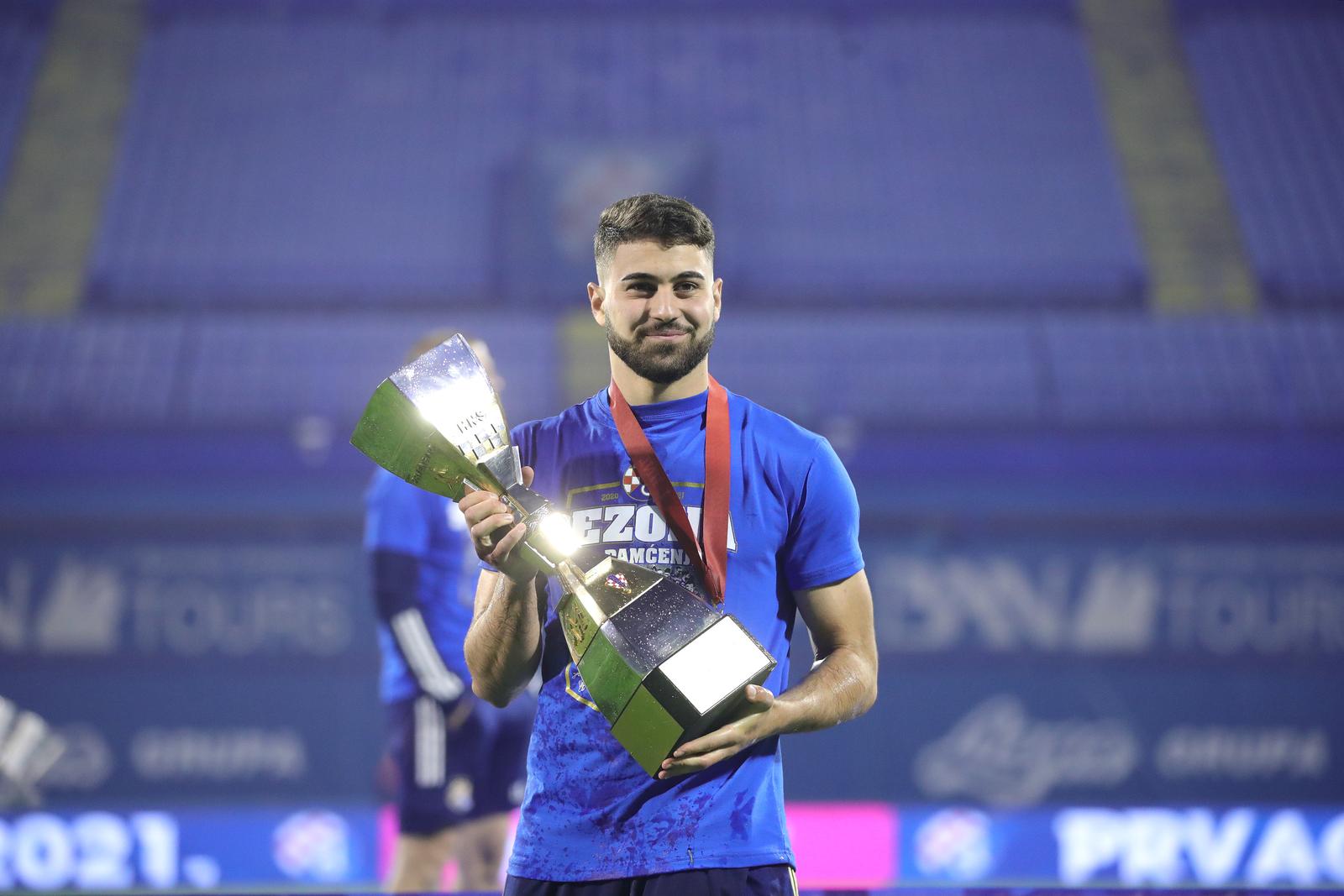 22.05.2021., Zagreb - Hrvatski Telekom Prva liga, 36. kolo, GNK Dinamo - NK Sibenik. Slavlje nogometasa Dnama nakon utakmice. Josko Gvardiol Photo: Sanjin Strukic/PIXSELL