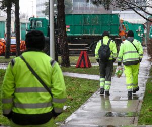 23.01.2023., Zagreb - Polusatni prosvjed radnika Cistoce radi najave izvanrednog otkaza trojici zaposlenika koji su spremnike s razlicitim vrstama otpada praznili u isto vozilo prerastao je u strajk. Nezadovoljstvo radnika Cistoce traje duze vrijeme, a nakon jutrosnjeg prosvjeda odlucili su stupiti u strajk dok se ne rijese njihovi zahtjevi od povecanja placa do uvjeta rada.  Photo: Matija Habljak/PIXSELL