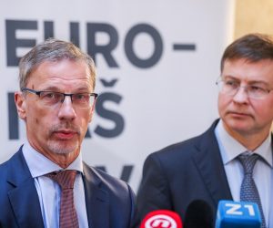 23.01.2023.., Zagreb - Posjet izvrsnog potpredsjednika Europske komisije Valdisa Dombrovskisa HNB - u. Odzan je sastanak, a nakon sastanka  guverner Hrvatske narodne banke Borisa Vujcic i Valdis
Dombrovskis obratili su se medijima.
  Photo: Slavko Midzor/PIXSELL