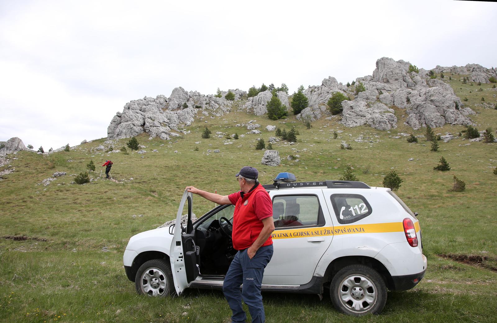 23.05.2020.,Dinara  -Povodom Medjunarodnog dana bioraznolikosti i Dana zastite prirode u Republici Hrvatskoj te zakonodavne inicijative za proglasenje Parka prirode Dinara odrzan je terenski obilazak Dinare u organizaciji Hrvatske gorske sluzbe spasavanja.U obilasku su sudjelovali ministar zastite okolisa i energetike dr. sc. Tomislav Coric sa suradnicima, zupan Splitsko-dalmatinske zupanije Blazenko Boban, gradonacelnik Grada Knina Marko Jelic, procelnik Hrvatske gorske sluzbe spasavanja Josip Granic, alpinist i clan HGSS-a Stipe Bozic te predstavnici nevladinih organizacija."nPhoto: Dusko Jaramaz/PIXSELL