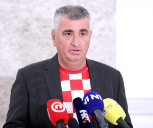 23.11.2022., Zagreb - Na konferenciji za medije odrzanoj u Saboru zastupnik Miro Bulj komentirao je predstojecu utakmicu i druge aktualne teme. Photo: Patrik Macek/PIXSELL