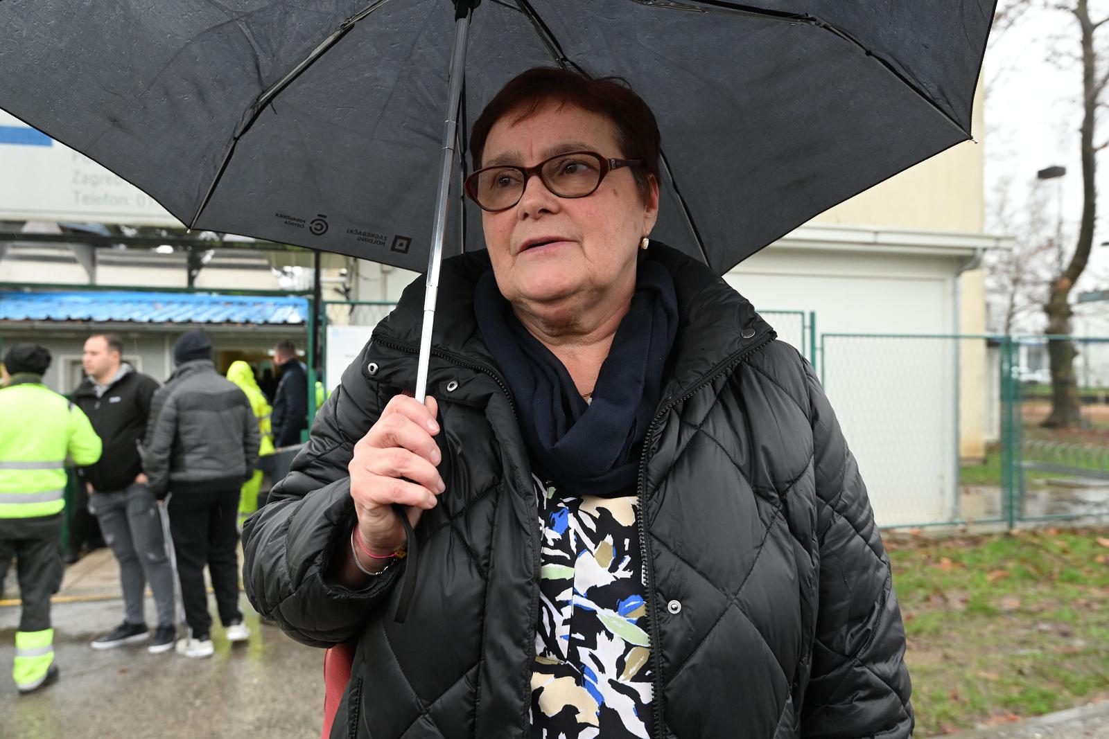 24.1.2023., Zagreb - Strajk radnika Cistoce ispred podruznica u Zagrebu. Mirjana Kaltak, predsjednica sindikata Cistoce Zagreb obratila se medijima Photo: Davorin Visnjic/PIXSELL