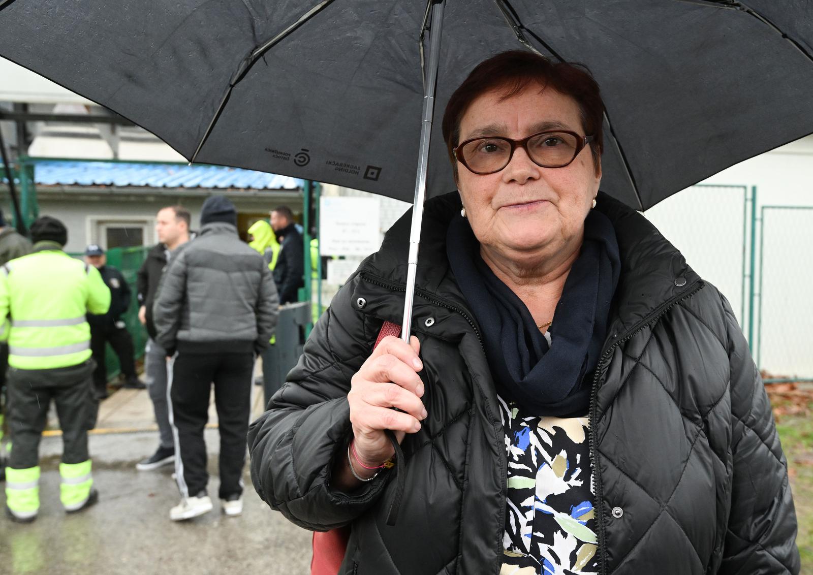 24.1.2023., Zagreb - Strajk radnika Cistoce ispred podruznica u Zagrebu. Mirjana Kaltak, predsjednica sindikata Cistoce Zagreb obratila se medijima Photo: Davorin Visnjic/PIXSELL
