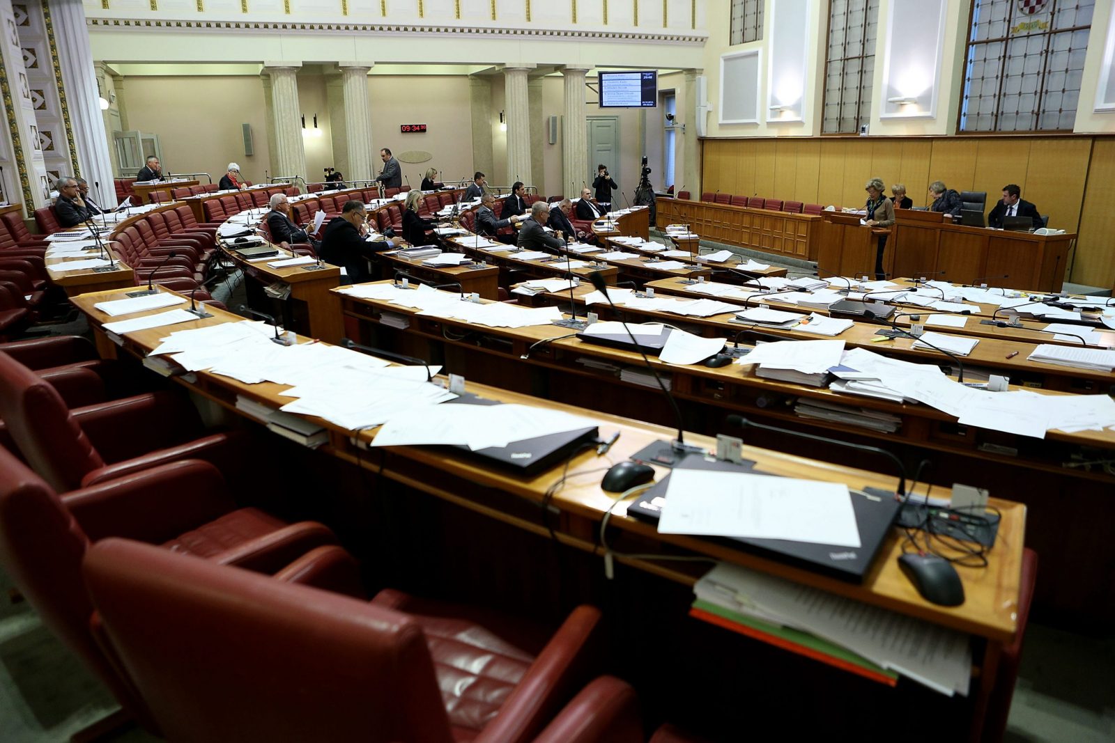 24.10.2014., Zagreb - Raspravom o  izvjescu o radu Vijeca za elektronicke medije i Agencije za elektronicke medije za 2013. godinu nastavljena je 14. sjednica Sabora RH. Prvih pola sata danasnje sjednice u sabornici nije bio niti jedan zastupnik SDP-a. rPhoto: Patrik Macek/PIXSELL