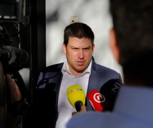 25.10.2022., Zagreb - Olag Butkovic dao je izjavu medijima prije pocetka sjednice Predsjednistva Hrvatske demokratske zajednice u sredisnjicu stranke na Trgu zrtava fasizma. Photo: Slaven Branislav Babic/PIXSELL