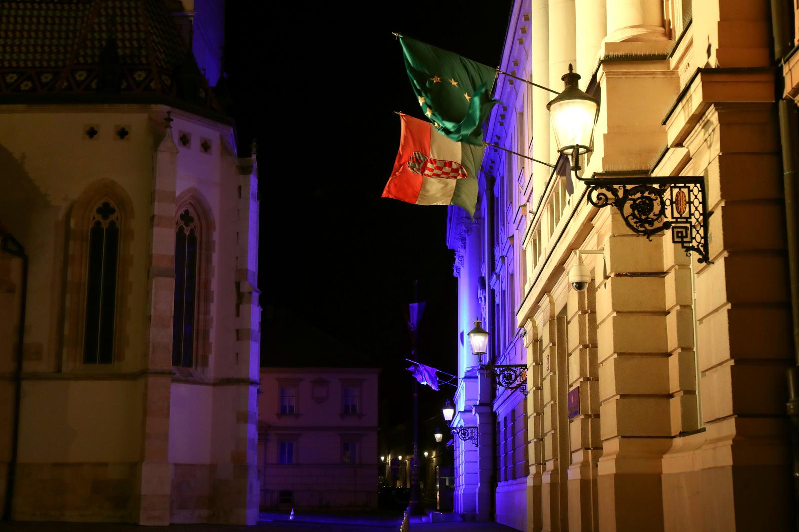 26.02.2022., Zagreb - Zgrade Vlade i Sabora zasvijetlile u bojama Ukrajinske zastave. Photo: Luka Stanzl/PIXSELL