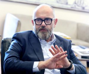 27.10.2022., Sibenik - Predsjednik Uprave Hrvatskih cesta d.o.o., Josip Skoric, sa suradnicima i gradonacelnik Sibenika Zeljko Buric sa suradnicima odrzali su radni sastanak u Gradskoj upravi Grada Sibenika. Photo: Dusko Jaramaz/PIXSELL