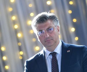 27.12.2022., Cakovec- Predsjednik Vlade Republike Hrvatske Andrej Plenkovic nakon sastanka sa zupanima ukljucenim u Razvojni sporazum za sjever Hrvatske potpisao je i podijelio niz ugovora.

 Photo: Vjeran Zganec Rogulja/PIXSELL