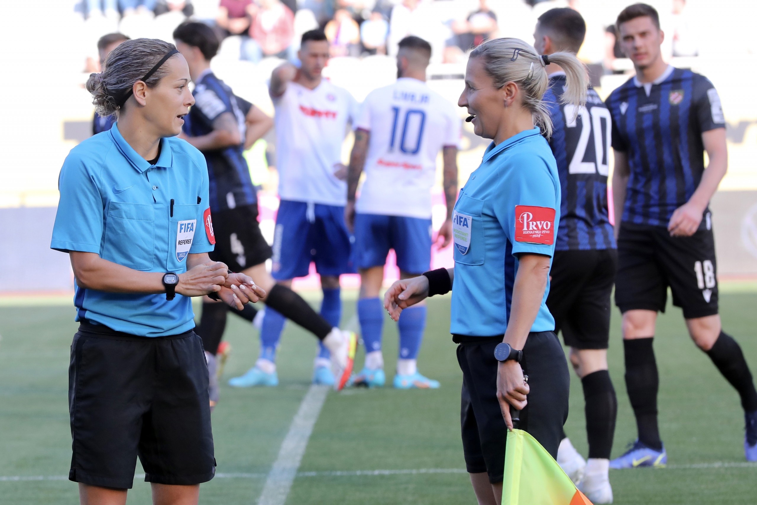 29.04.2022., Split - Utakmica 33. kola Hrvatski Telekom Prve lige izmedju Hajduka i Hrvatskog dragovoljca na Poljudu. Sutkinja Ivana Martincic i pomocna sutkinja Sanja Rodjak Karsic. Photo: Ivo Cagalj/PIXSELL