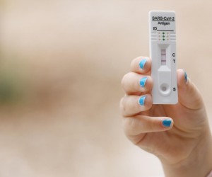 29.07.2022., Sibenik - U posljednjih nekolko dana u Republici Hrvatskoj povecan je broj zarazenih koronavirusom. Pozitivan test na koronavirus. Photo: Hrvoje Jelavic/PIXSELL