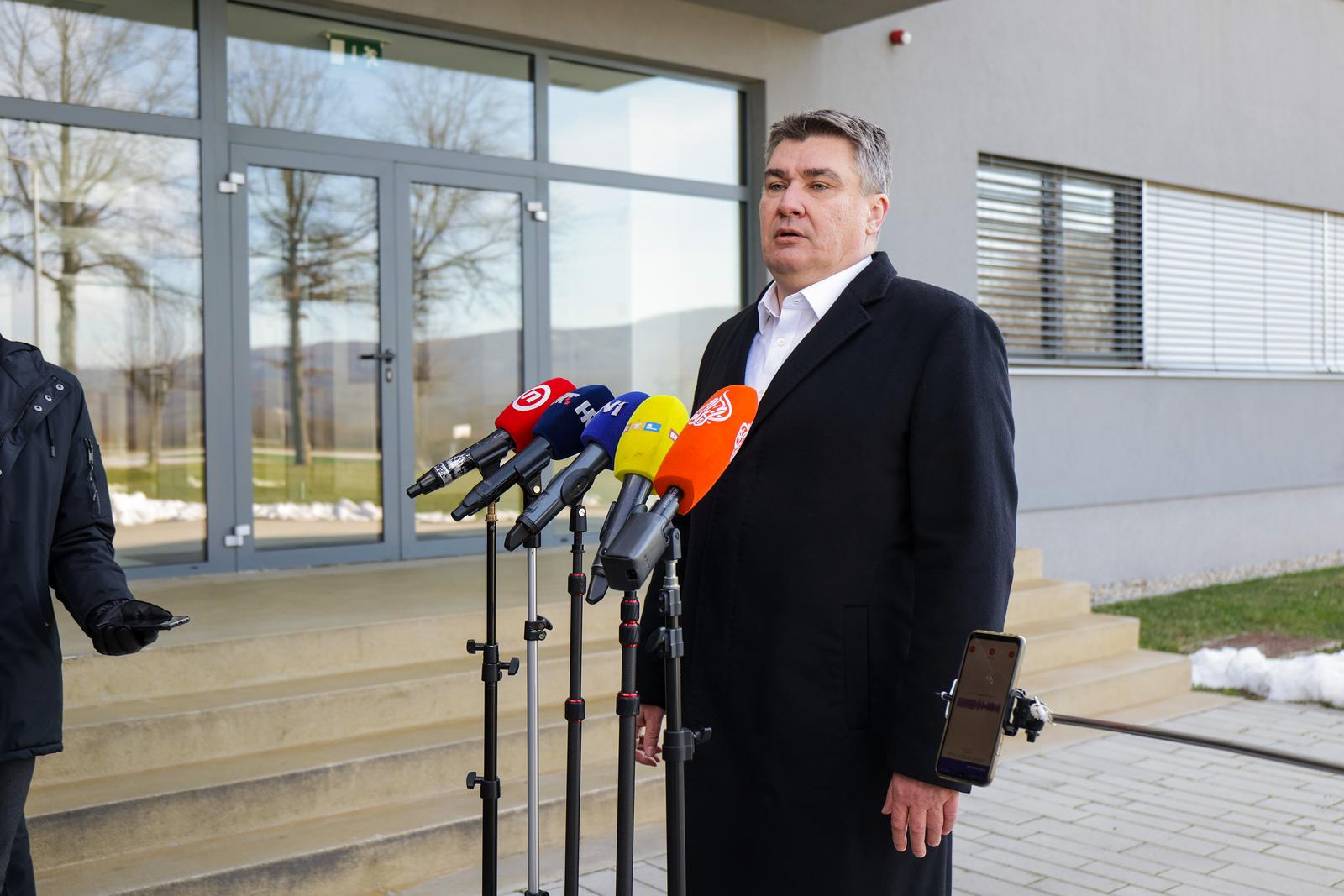 30.01.2023., U vojarni Pukovnik Predrag Matanovic predsjednik Republike i vrhovni zapovjednik Oruzanih snaga Republike Hrvatske Zoran Milanovic sudjelovao je na svecanom ispracaju 3. hrvatskog kontingenta u sklopu NATO aktivnosti ojacane prednje prisutnosti u Republici Litvi. Izjava predsjednika nakon ispracaja.  Photo: Luka Stanzl/PIXSELL