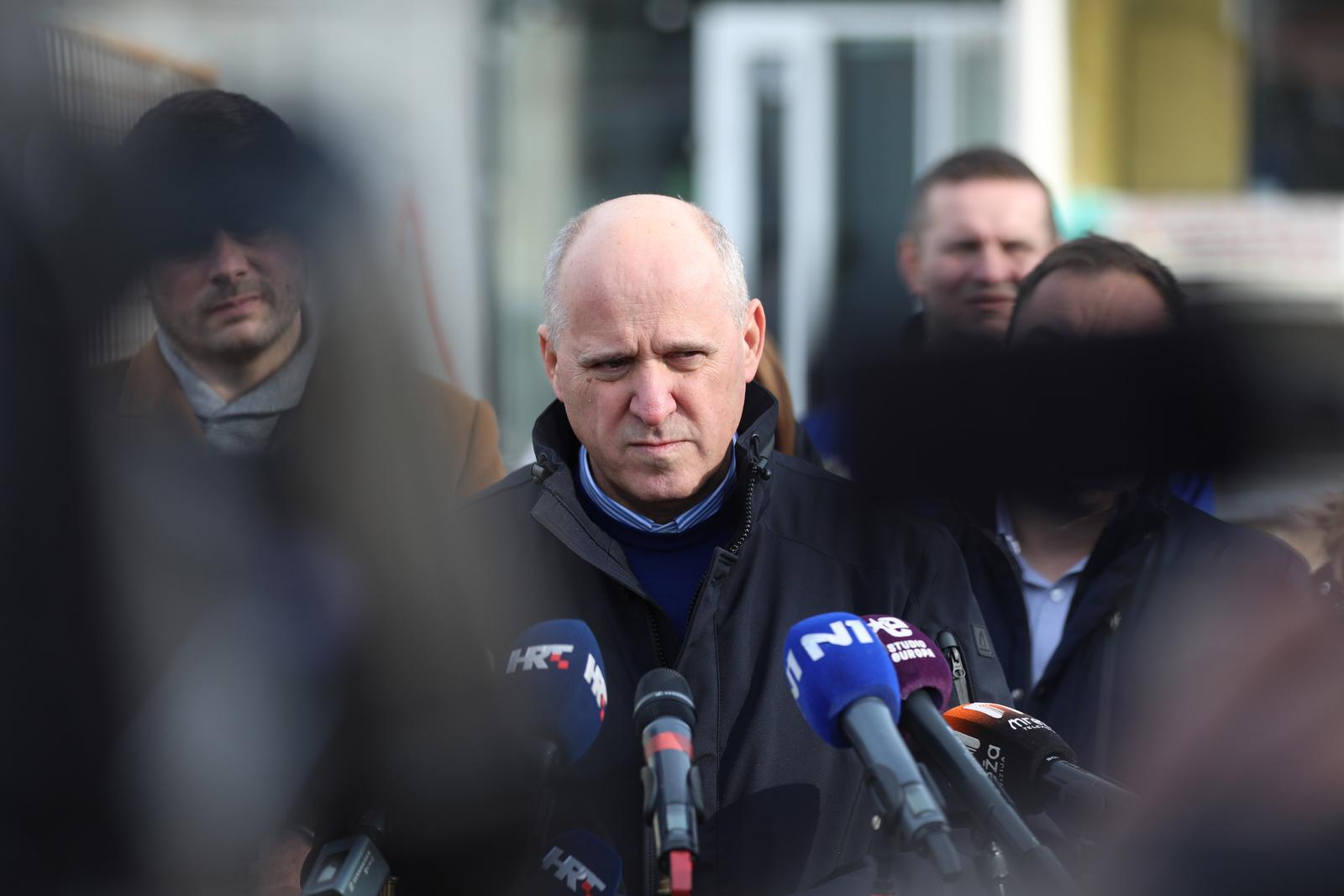 30.01.2023.,Glina - Potpredsjednik Vlade i ministar prostornoga uredjenja, graditeljstva i drzavne imovine Branko Bacic ponovno je posjetio Banovinu, podrucje Gline i Gvozda. Photo: Slaven Branislav Babic/PIXSELL