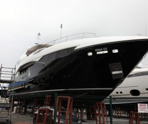 Luksuzna jahta Irina VU trenutno se nalazi na kopnu pokraj marine Betina na otoku Murteru. Photo: Dusko Jaramaz/PIXSELL