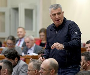 16.12.2022., Zagreb - U Saboru je pocelo glasovanje o obuci ukrajinskih vojnika. Miro Bulj Photo: Patrik Macek/PIXSELL