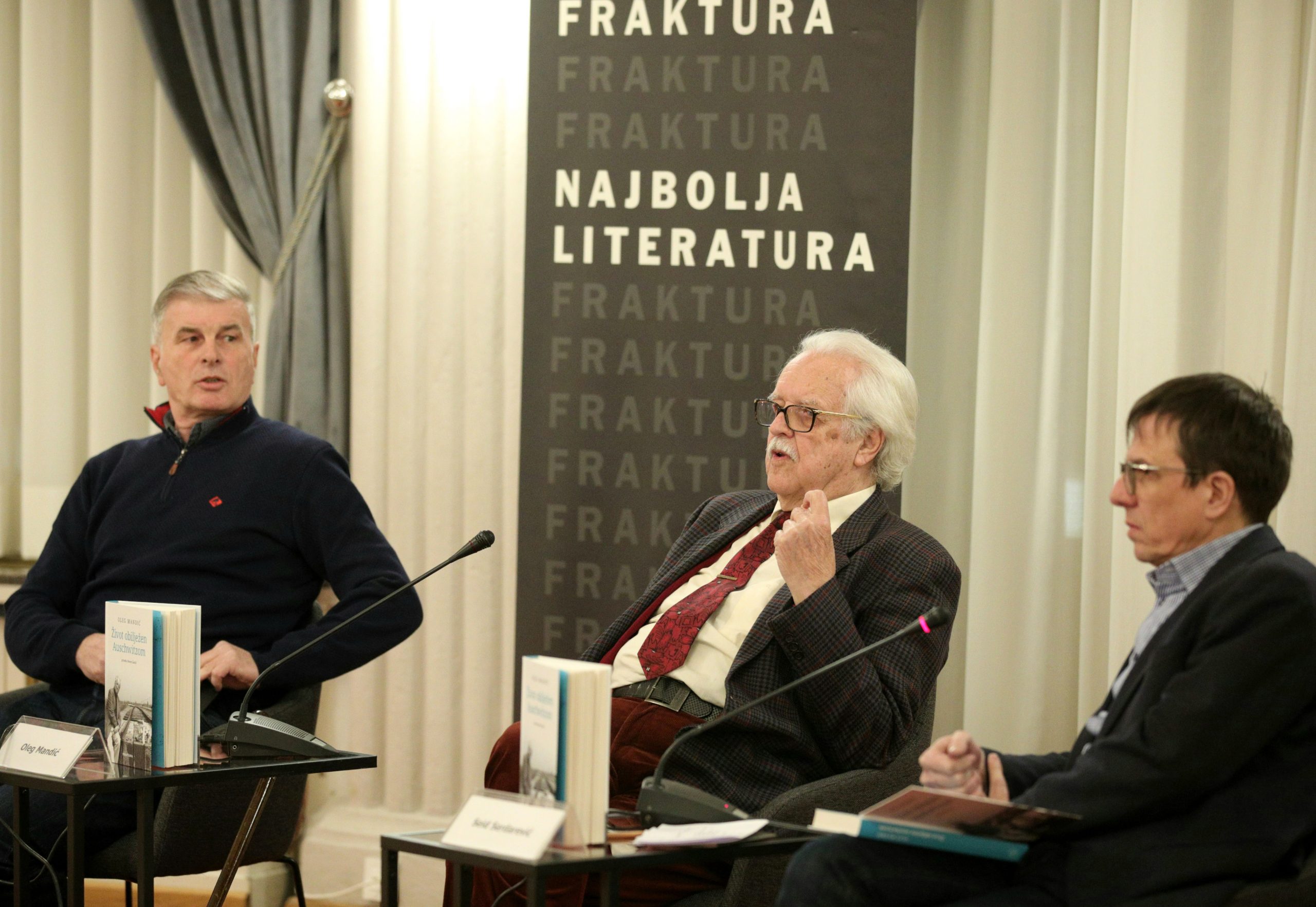 Zagreb,31.1.2023.- Na Tribini Razotkrivanje nakladnièke kuæe Fraktura gostuje Oleg Mandiæ, posljednji èovjek koji je napustio najzloglasniji nacistièki logor Auschwitz i autor knjige "ivot obiljeen Auschwitzom", koju je napisao s Nevenom antiæem. S Olegom Mandiæem i Nevenom antiæem o knjizi su razgovarali urednik Frakture Seid Serdareviæ.foto HINA/ Tomislav Pavlek/ tp
