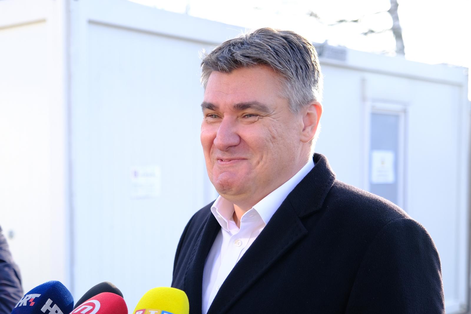 12.01.2023., Glina - Predsjednik Zoran Milanovic dao je izjavu za medije nakon obilaska Banije Photo: Slaven Branislav Babic/PIXSELL