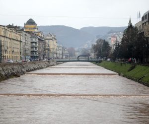 17.01.2023., Sarajevo, Bosna i Hercegovina - Usljed povecanih padavina porastao je nivo rijeke Miljacke.  Photo: Armin Durgut/PIXSELL