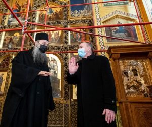 12.01.2021., Zagreb - Zagrebacki nadbiskup kardinal Josip Bozanic i mitropolit zagrebacko-ljubljanski Porfirije Peric obisli su sabornu crkvu Preobrazenja Gospodnjega na Cvjetnom trgu koja je stradala u potresima. Photo: Davor Puklavec/PIXSELL Photo: Davor Puklavec/PIXSELL