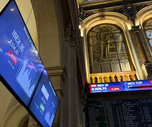 epa10390131 Several screens and panels show the Ibex 35 evolution and other stock information at Madrid's Stock Exchange in Madrid, Spain, 05, January 2023.  EPA/Altea Tejido