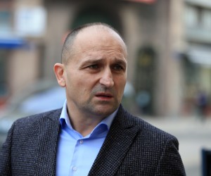 Osijek, 13.1.2023.- Osjeèko-baranjski upan Ivan Anuiæ ponovio je na konferenciji za novinare u petak kako ne moe podrati smjenu ministrice Natae Tramiak, ali da æe to biti usvojeno odlukom veæine u Hrvatskom saboru te da neæe biti otkazivanja povjerenja Vladi, jer premijer ima pravo birati svoje suradnike. 
foto HINA/ Marko MRKONJIÆ/ ua